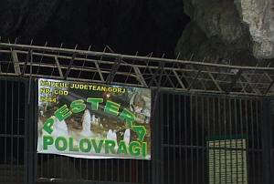 PESTERA POLOVRAGI